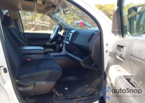 2009 Toyota Tundra Sr5 5.7L V8 z USA, uszkodzony, nr VIN 5TFDW54139X089583